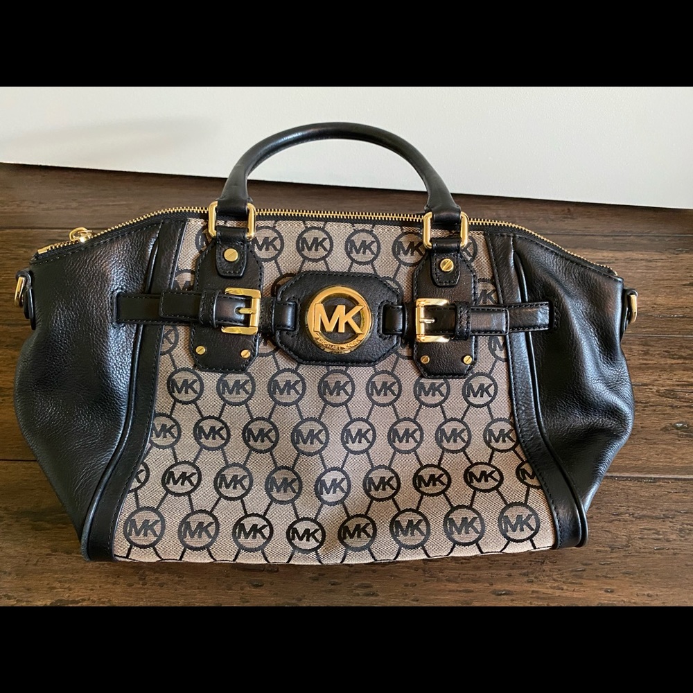 Authentic Michael Kors purse